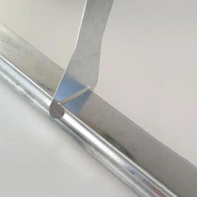 Hệ thống trần lò xo 0,2-0,5mm Mạ kẽm được hoàn thiện cho kẹp trong trần tam giác Keel