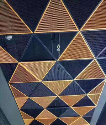 Tấm trần kim loại hình tam giác 1mm Nhôm đục lỗ ISO9001