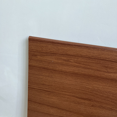 Trần kim loại nhôm 600x30x1.0mm hiện đại Trần dải S với gỗ nhìn bằng polyester