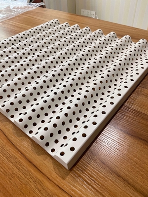 Tấm nhôm sóng hình sin 600x630x2.0mm có đường kính thủng 10 mm