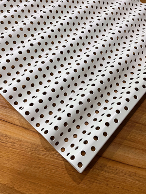 Tấm nhôm sóng hình sin 600x630x2.0mm có đường kính thủng 10 mm