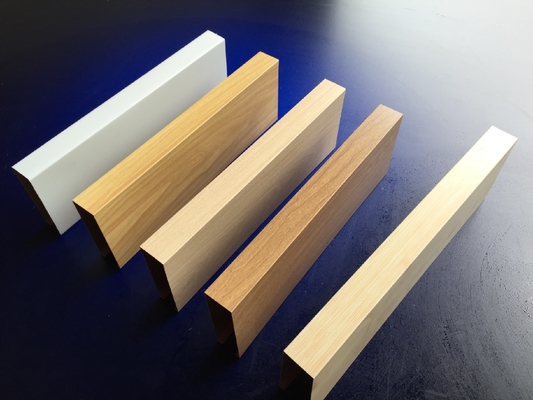 Trần lưới 250x250mm hiện đại Độ dày 0,9mm với thiết kế cạnh vuông