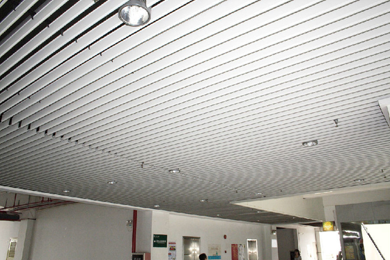 Trần kim loại nhôm màn hình chống cháy 200x3000mm dễ lau chùi