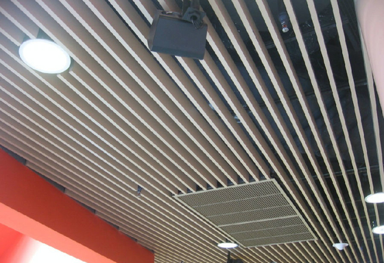 Trần kim loại nhôm màn hình chống cháy 200x3000mm dễ lau chùi