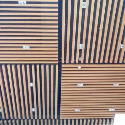 Trần kim loại nhôm dải 185x3000mm U Màu tùy chỉnh Trọng lượng nhẹ
