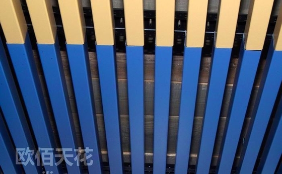 Trần kim loại nhôm dải 185x3000mm U Màu tùy chỉnh Trọng lượng nhẹ