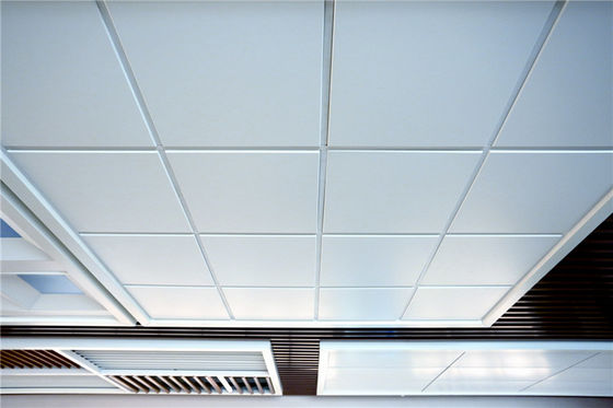 Nhôm 600x600mm đặt trên trần Độ dày 0,5mm cho trung tâm hội nghị