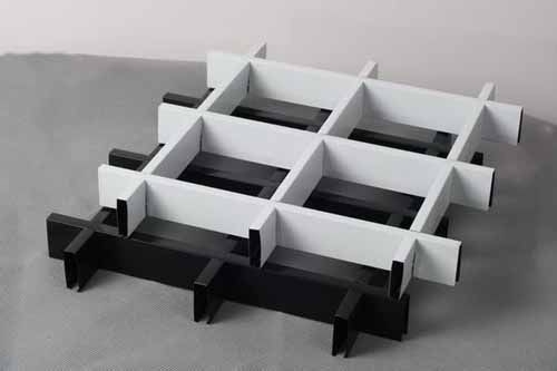 Trần nhôm lưới 100x100mm chống cháy Độ dày 0,4mm