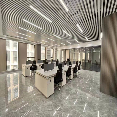 Trang trí tuyến tính ống nhôm vách ngăn trần gạch hình chữ U treo